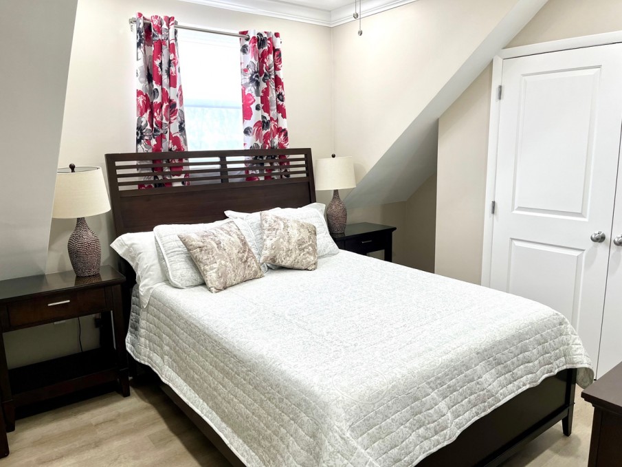 Park Place in the heart of Seven Mile Beach - Image 4