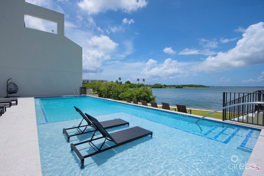 ALLURE - Image 18