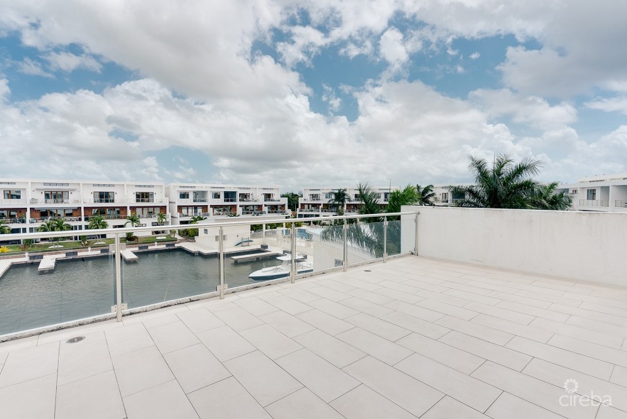 CANAL VIEW BEAUTIFUL ARVIA 3 BED WITH BOAT DOCK - Image 12