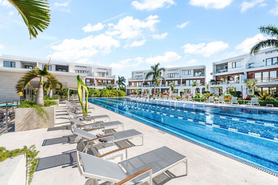 CANAL VIEW BEAUTIFUL ARVIA 3 BED WITH BOAT DOCK - Image 21