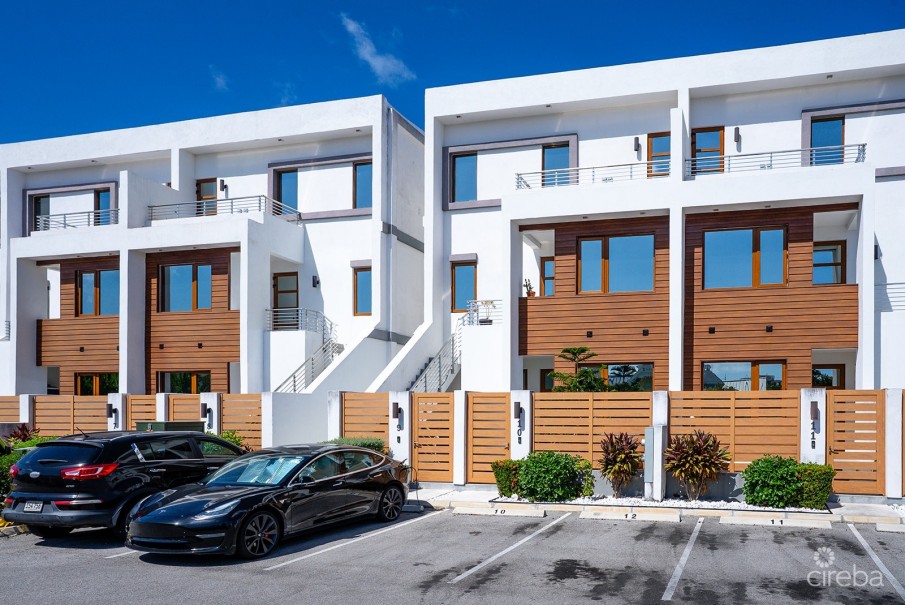 ARVIA WATERFRONT CONDO WITH A DOCK - Image 14