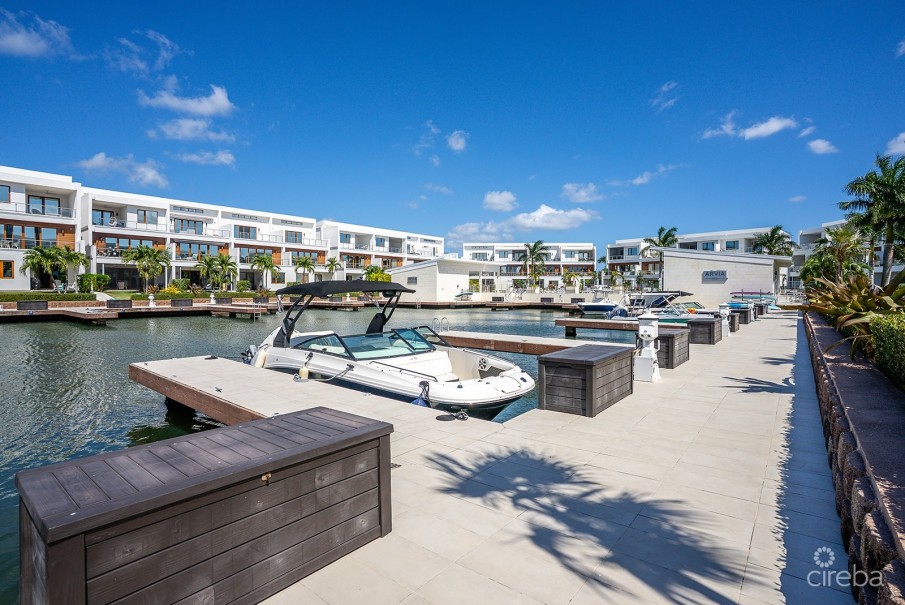 ARVIA WATERFRONT CONDO WITH A DOCK - Image 15