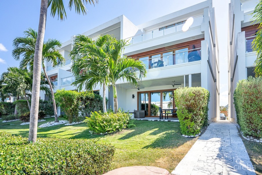 ARVIA WATERFRONT CONDO WITH A DOCK - Image 13
