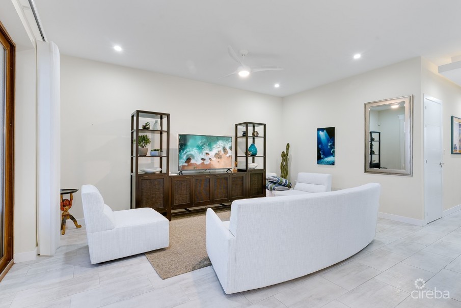 ARVIA WATERFRONT CONDO WITH A DOCK - Image 5