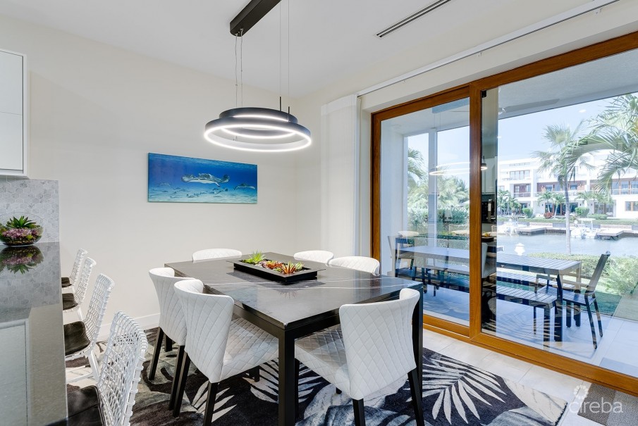 ARVIA WATERFRONT CONDO WITH A DOCK - Image 4