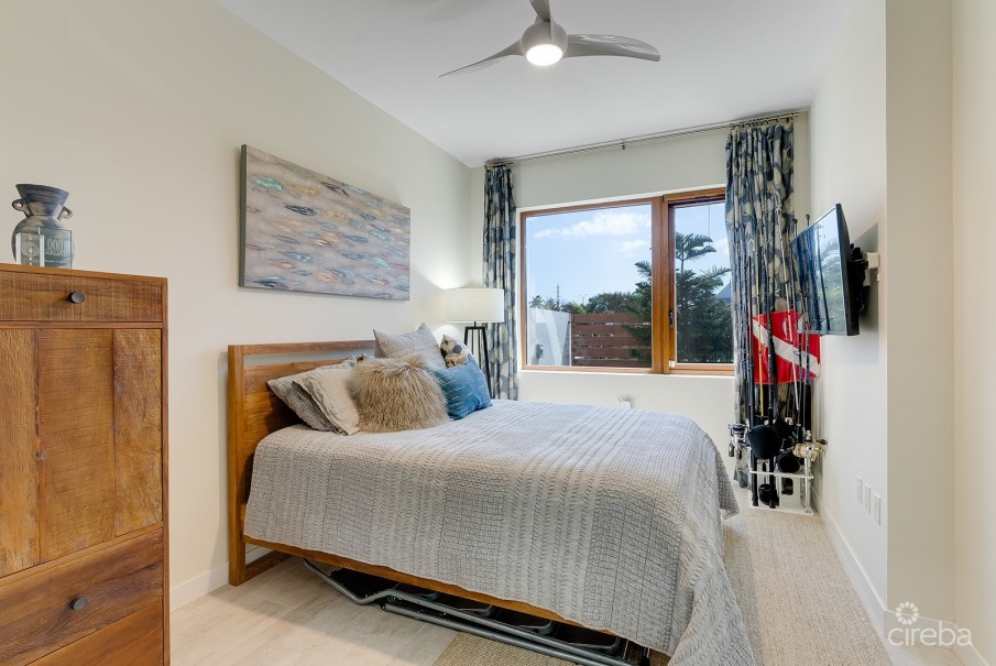 ARVIA WATERFRONT CONDO WITH A DOCK - Image 7