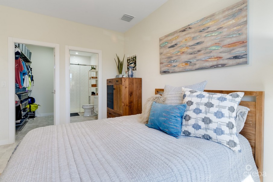 ARVIA WATERFRONT CONDO WITH A DOCK - Image 10