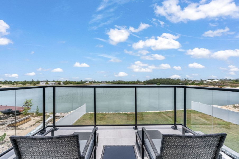 AUBURN BAY 3, CANAL FRONT HOME - Image 10