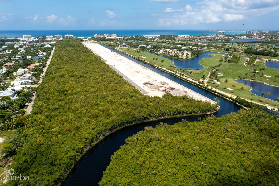 BAYVIEW - SPECTACULAR CANAL FRONT LAND - Image 8
