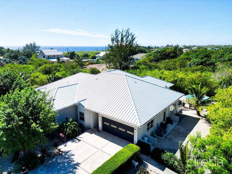 BEACH BAY 3 BEDROOM PLUS DEN - Image 17
