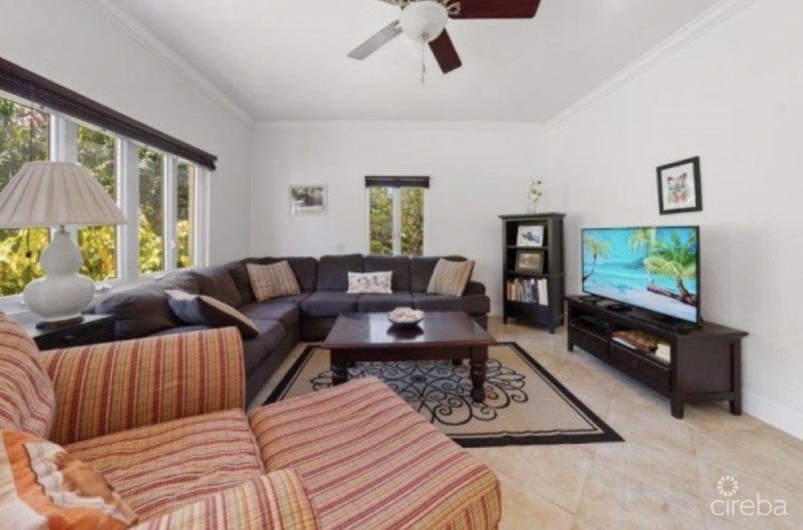 THE MANGO HOUSE, BEACH BAY - Image 8