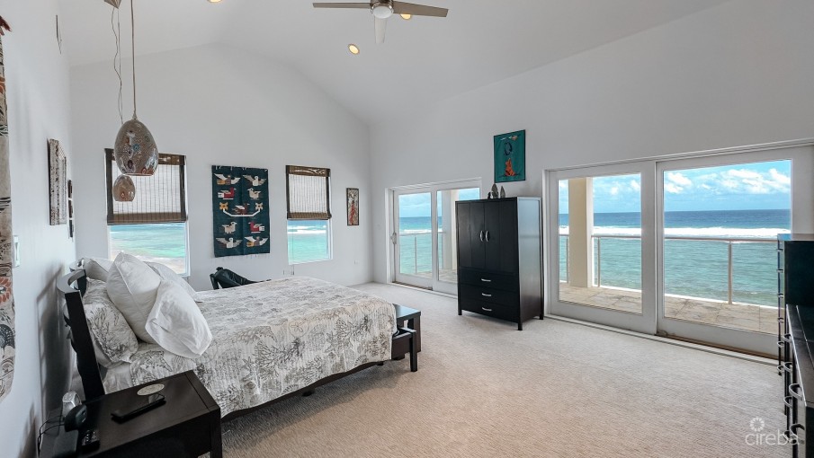 BEACHFRONT HOME, MANSE ROAD - Image 12