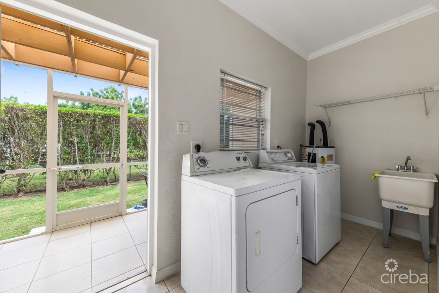 BEAUTIFULLY POLISHED 2BR CONDO - COLONIAL GRAND - Image 19