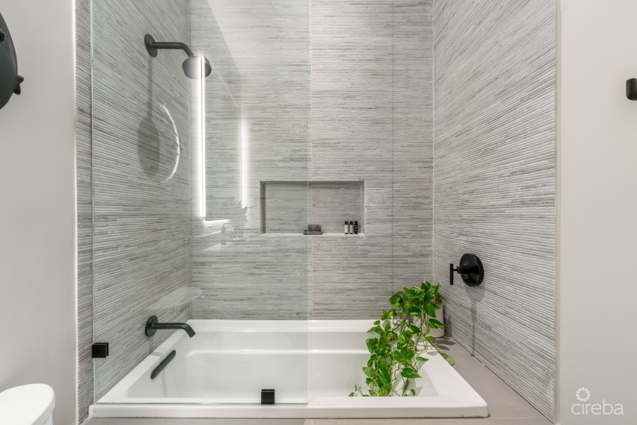 BELLA ROCCA, EAST END LUXURY VILLA - Image 7
