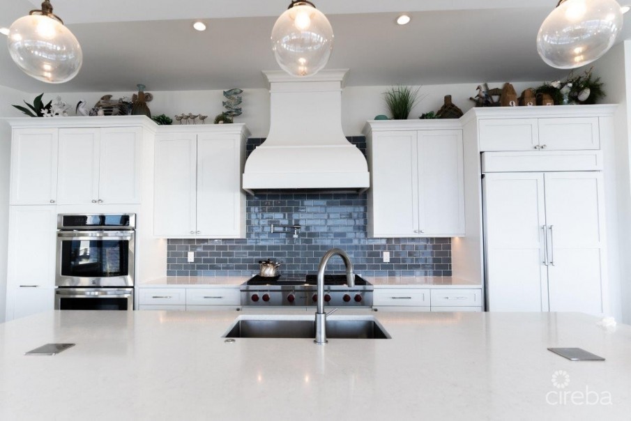 BELLA VISTA - UNPARALLELED OCEAN VIEWS - Image 4
