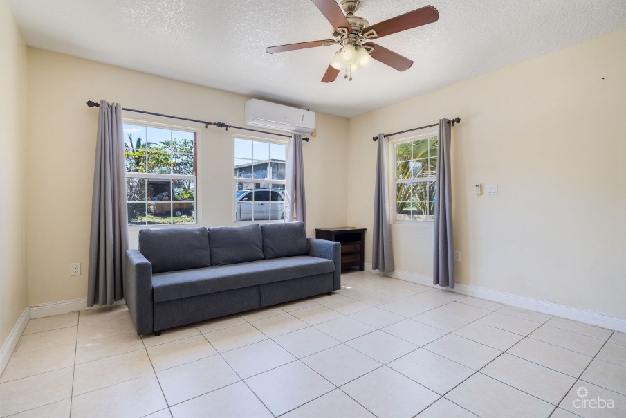 BODDEN TOWN BEACH VIEW HOME - Image 3