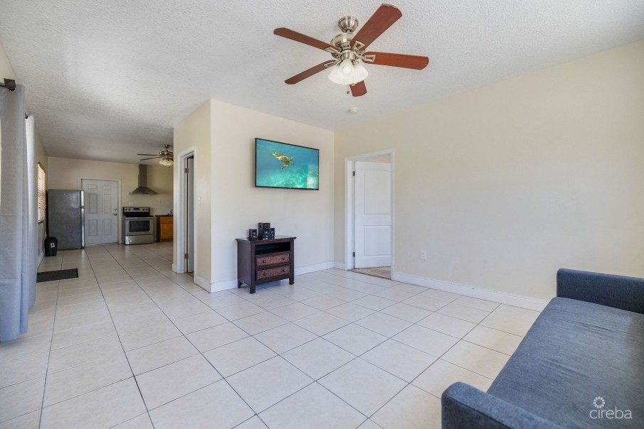 BODDEN TOWN BEACH VIEW HOME - Image 4
