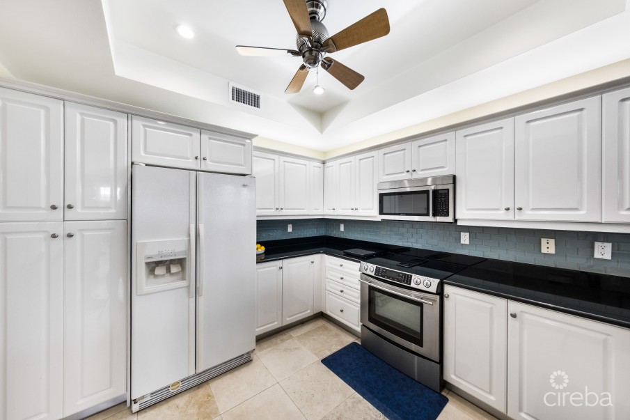 BRITANNIA KINGS COURT WITH TWO DOCK OPTIONS AVAILABLE - Image 7