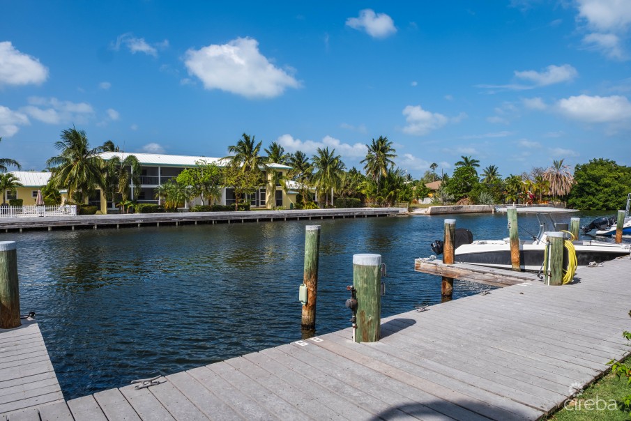 BRITANNIA KINGS COURT WITH TWO DOCK OPTIONS AVAILABLE - Image 1