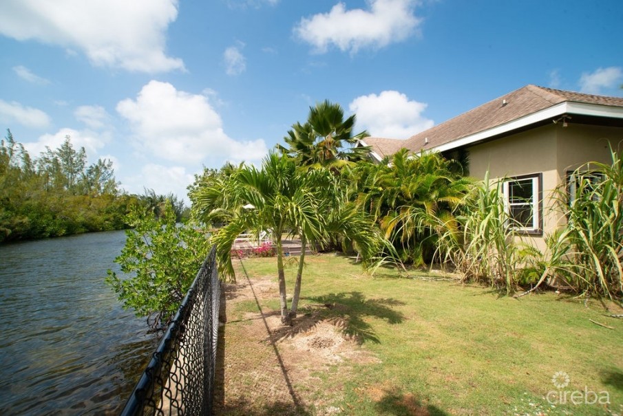 CANAL FRONT - FAMILY HOME SAVANNAH - Image 16