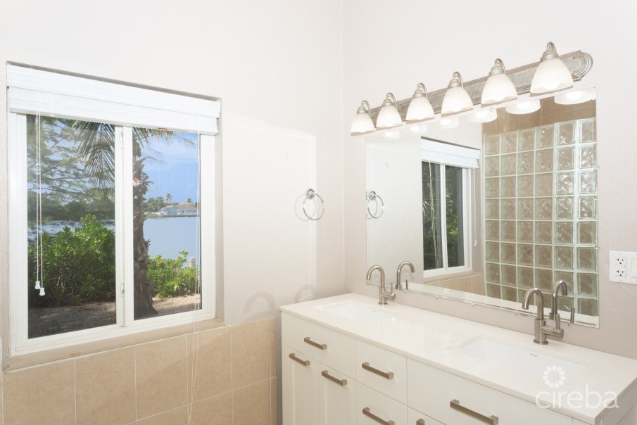 CANAL FRONT HOME ON OPEN WATER BASIN - Image 8