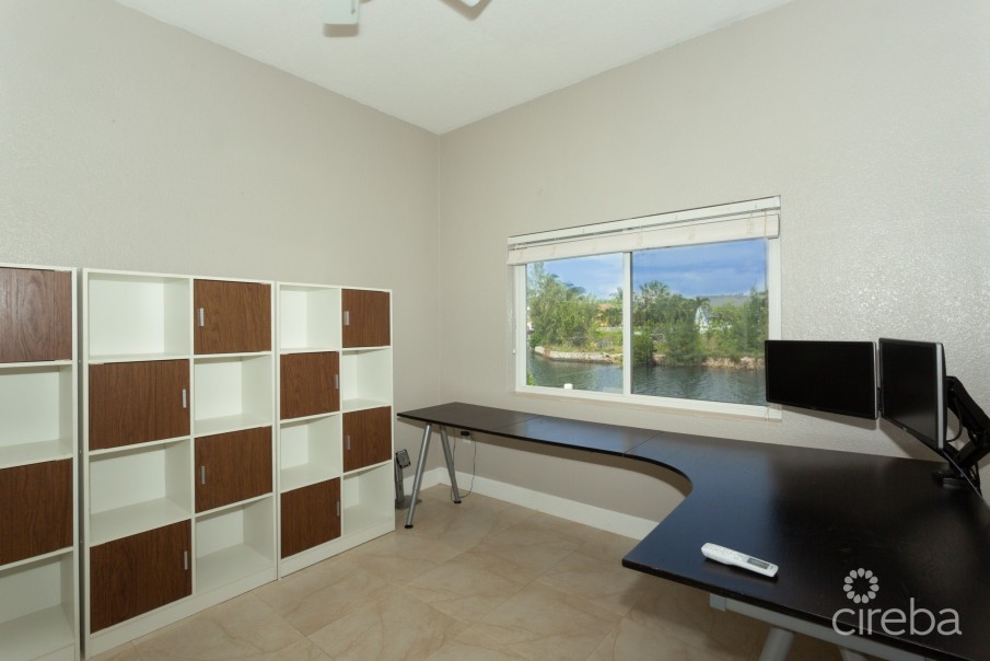 CANAL FRONT HOME ON OPEN WATER BASIN - Image 10
