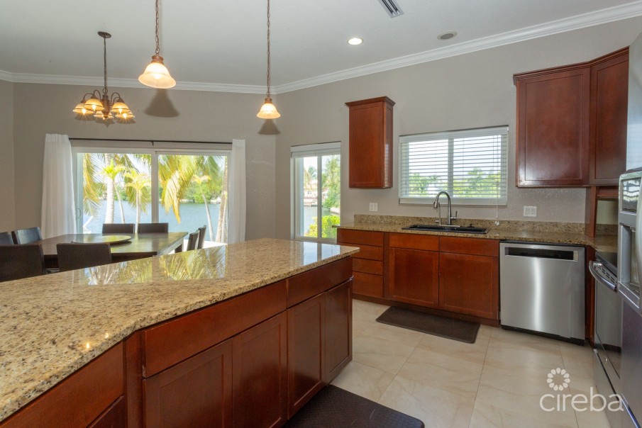 CANAL FRONT HOME ON OPEN WATER BASIN - Image 6