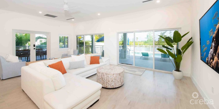 CARIB SUN - EXQUISITE WATERFRONT ESTATE W /GUESTHOUSE IN CAYMAN KAI - Image 16