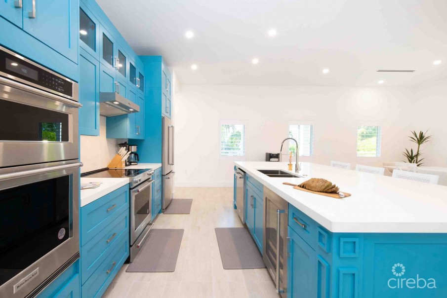 CARIB SUN - EXQUISITE WATERFRONT ESTATE W /GUESTHOUSE IN CAYMAN KAI - Image 23