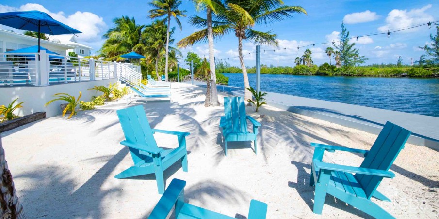 CARIB SUN - EXQUISITE WATERFRONT ESTATE W /GUESTHOUSE IN CAYMAN KAI - Image 9