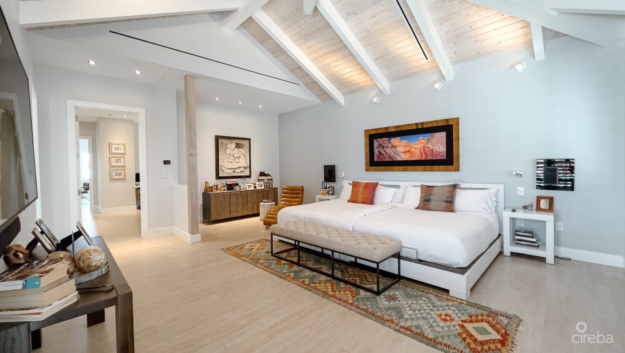 CASA BELLA – WATERFRONT RESIDENCE IN CRYSTAL HARBOUR - Image 16