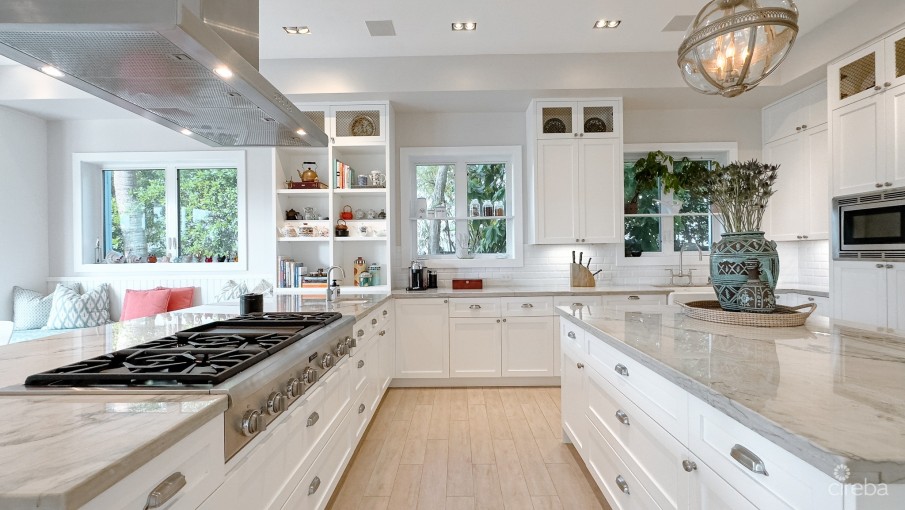 CASA BELLA – WATERFRONT RESIDENCE IN CRYSTAL HARBOUR - Image 12