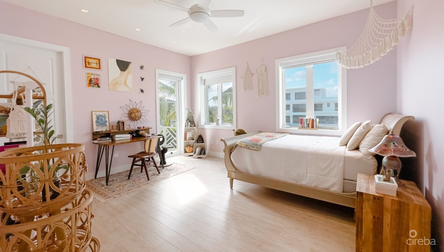 CASA BELLA – WATERFRONT RESIDENCE IN CRYSTAL HARBOUR - Image 14