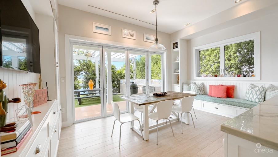 CASA BELLA – WATERFRONT RESIDENCE IN CRYSTAL HARBOUR - Image 13