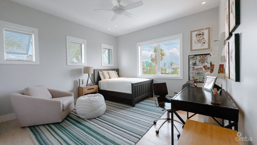 CASA BELLA – WATERFRONT RESIDENCE IN CRYSTAL HARBOUR - Image 19