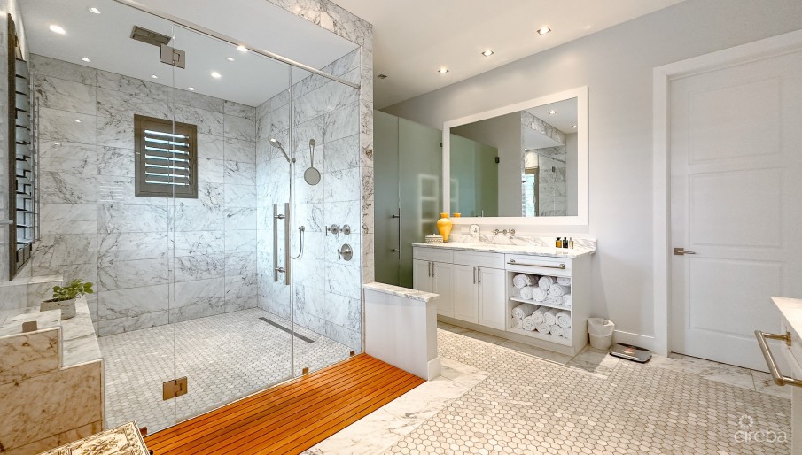 CASA BELLA – WATERFRONT RESIDENCE IN CRYSTAL HARBOUR - Image 21