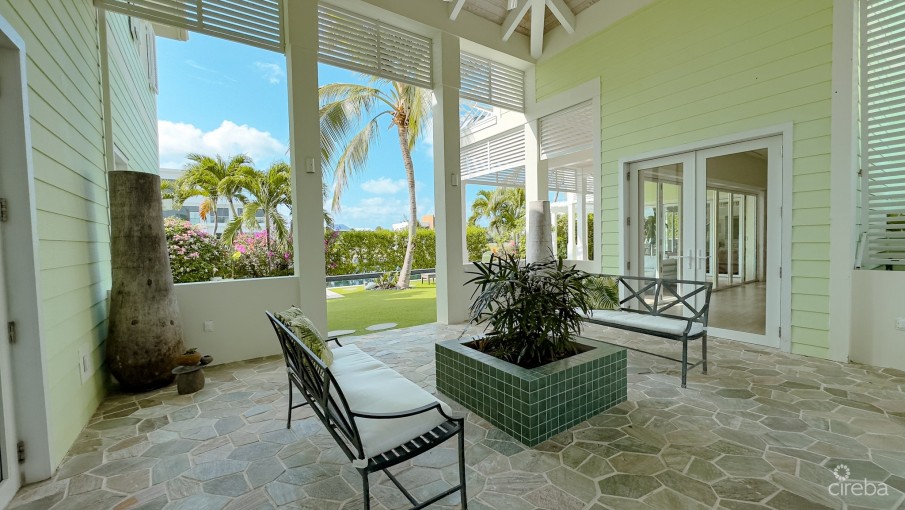 CASA BELLA – WATERFRONT RESIDENCE IN CRYSTAL HARBOUR - Image 6