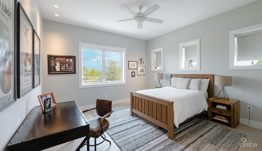 CASA BELLA – WATERFRONT RESIDENCE IN CRYSTAL HARBOUR - Image 18