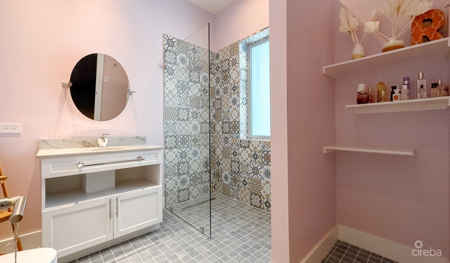 CASA BELLA – WATERFRONT RESIDENCE IN CRYSTAL HARBOUR - Image 15