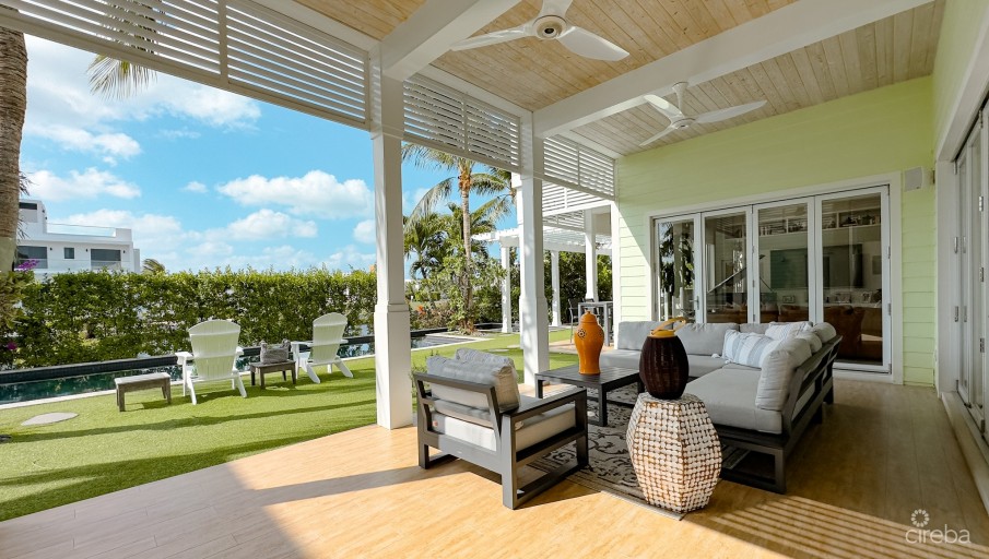 CASA BELLA – WATERFRONT RESIDENCE IN CRYSTAL HARBOUR - Image 5