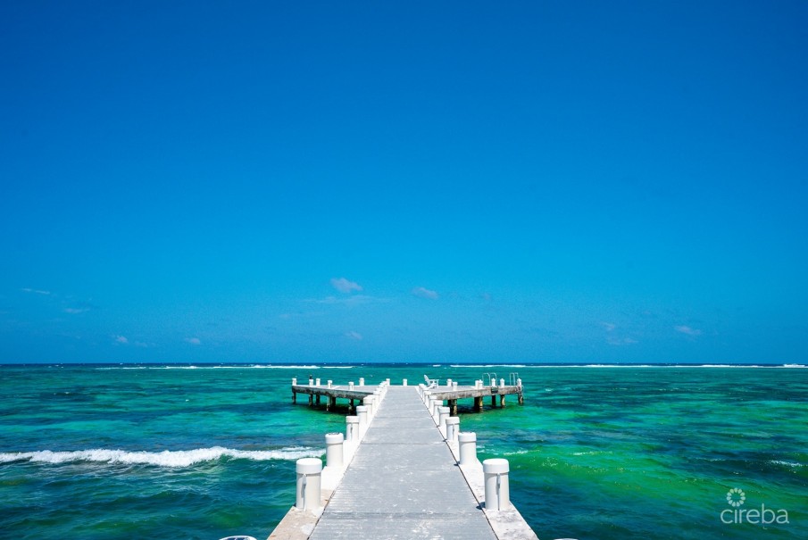 CASTAWAY COVE – 2 BED BEACHFRONT PENTHOUSE CONDO - Image 10