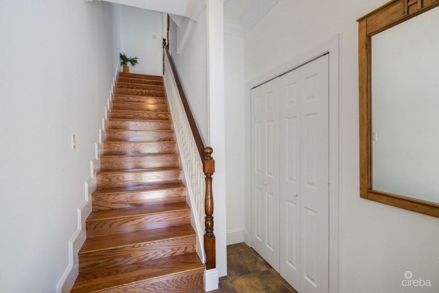 COASTAL ESCAPE – EXECUTIVE WATERFRONT LIVING - Image 12