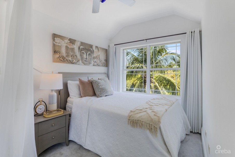 COASTAL ESCAPE – EXECUTIVE WATERFRONT LIVING - Image 8