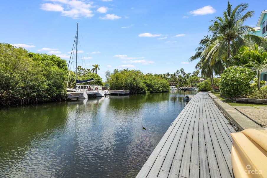 COASTAL ESCAPE – EXECUTIVE WATERFRONT LIVING - Image 15