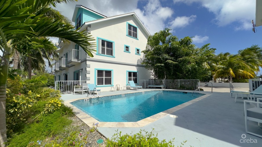 COASTAL ESCAPE WATERFRONT TOWNHOUSE - Image 16