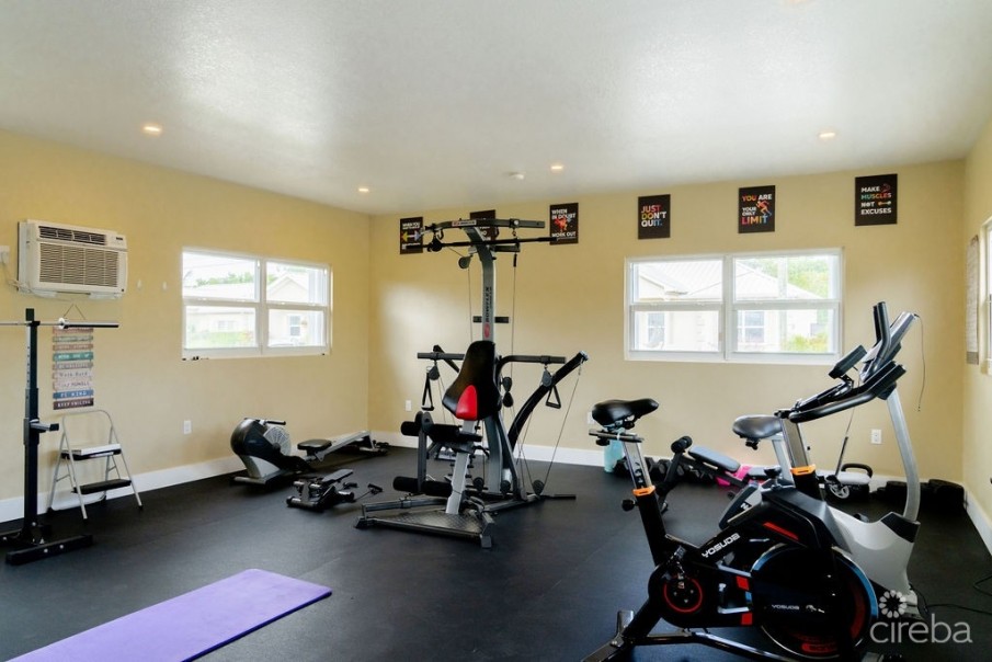 LAKEFRONT - UPGRADED 3BEDS COCONUT VILLAGE HOME - Image 9