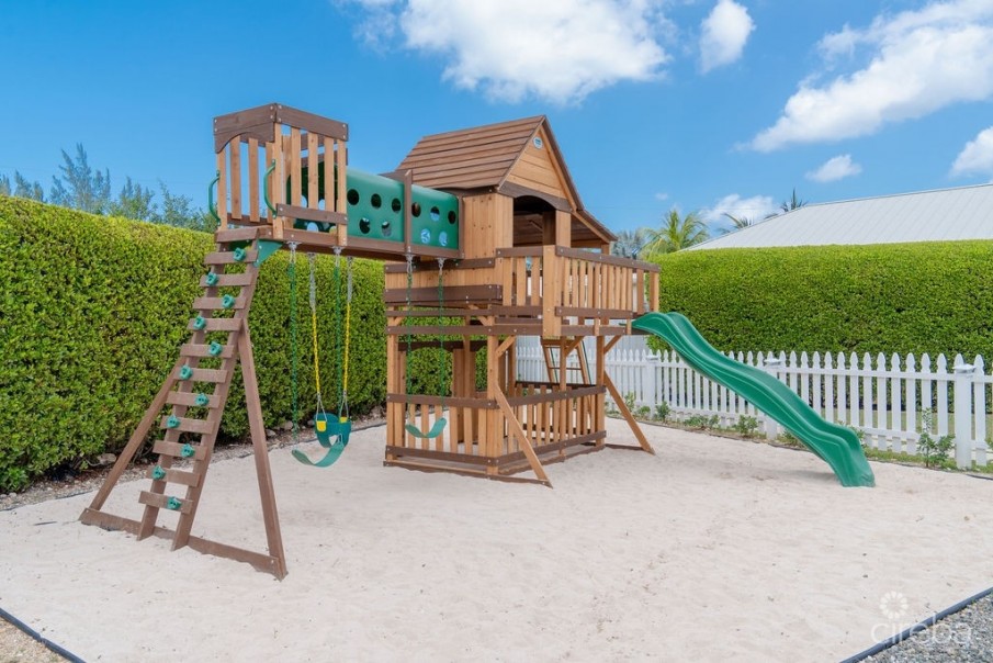 LAKEFRONT - UPGRADED 3BEDS COCONUT VILLAGE HOME - Image 8