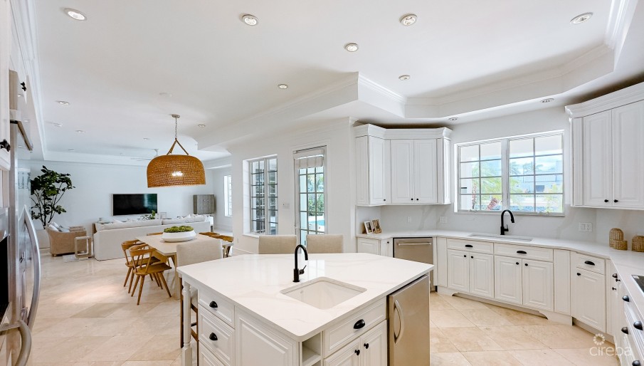 CRYSTAL HARBOUR LUXURY HOME - Image 14