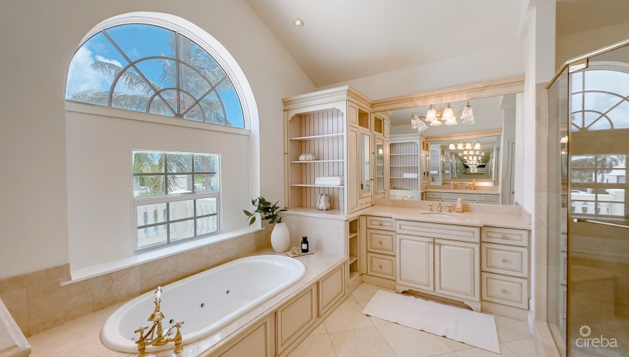 CRYSTAL HARBOUR LUXURY HOME - Image 30