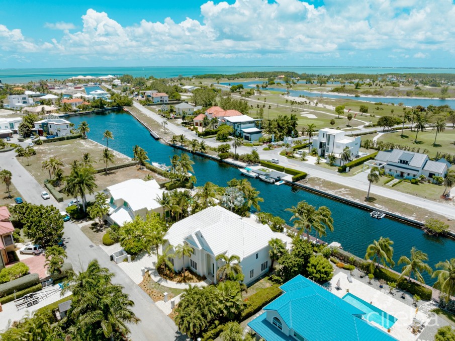 CRYSTAL HARBOUR LUXURY HOME - Image 3
